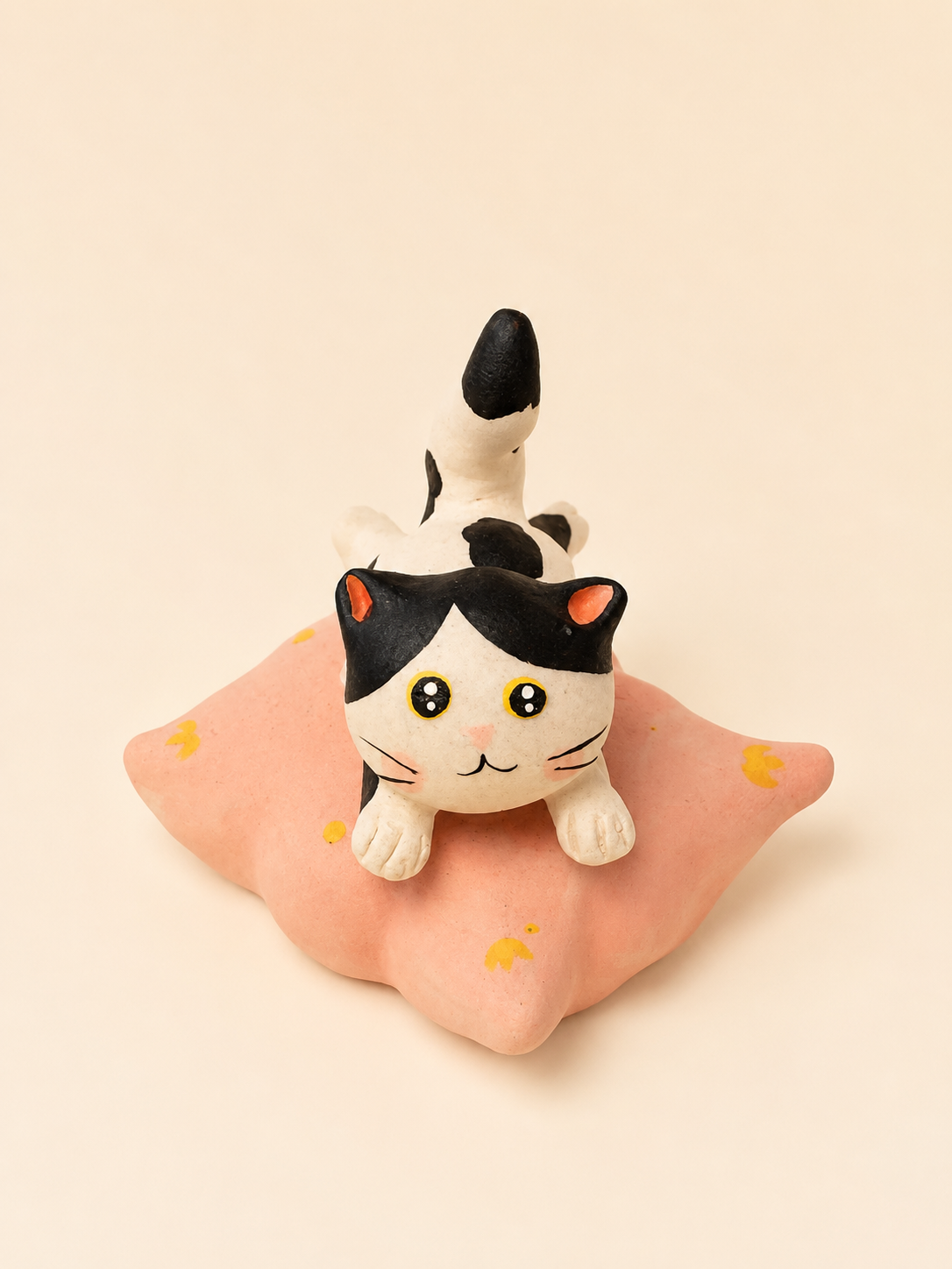 Handmade Ceramic Black‑White Cat Spinner Figurine | Desk Decor Gift