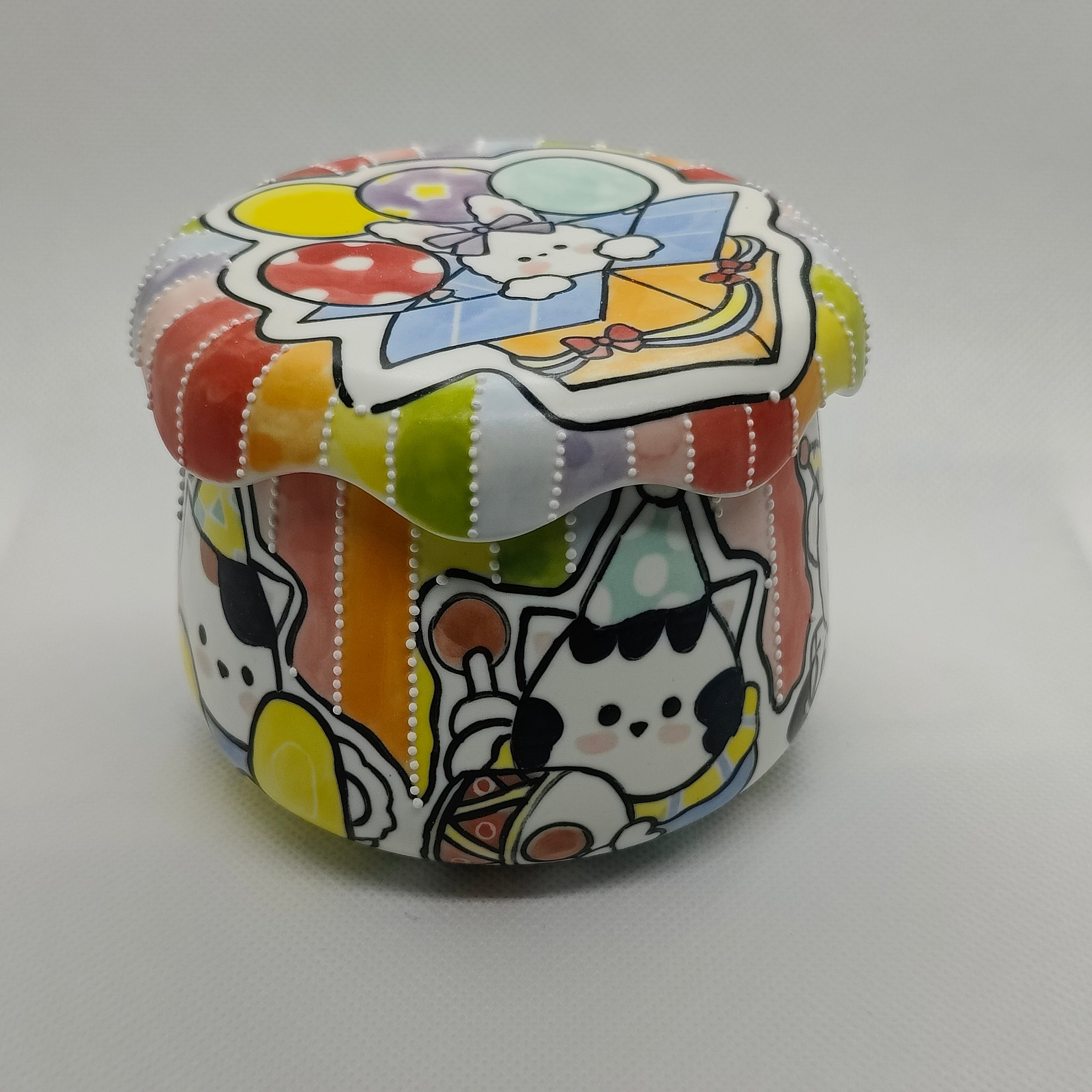 Ceramic Mug with hat